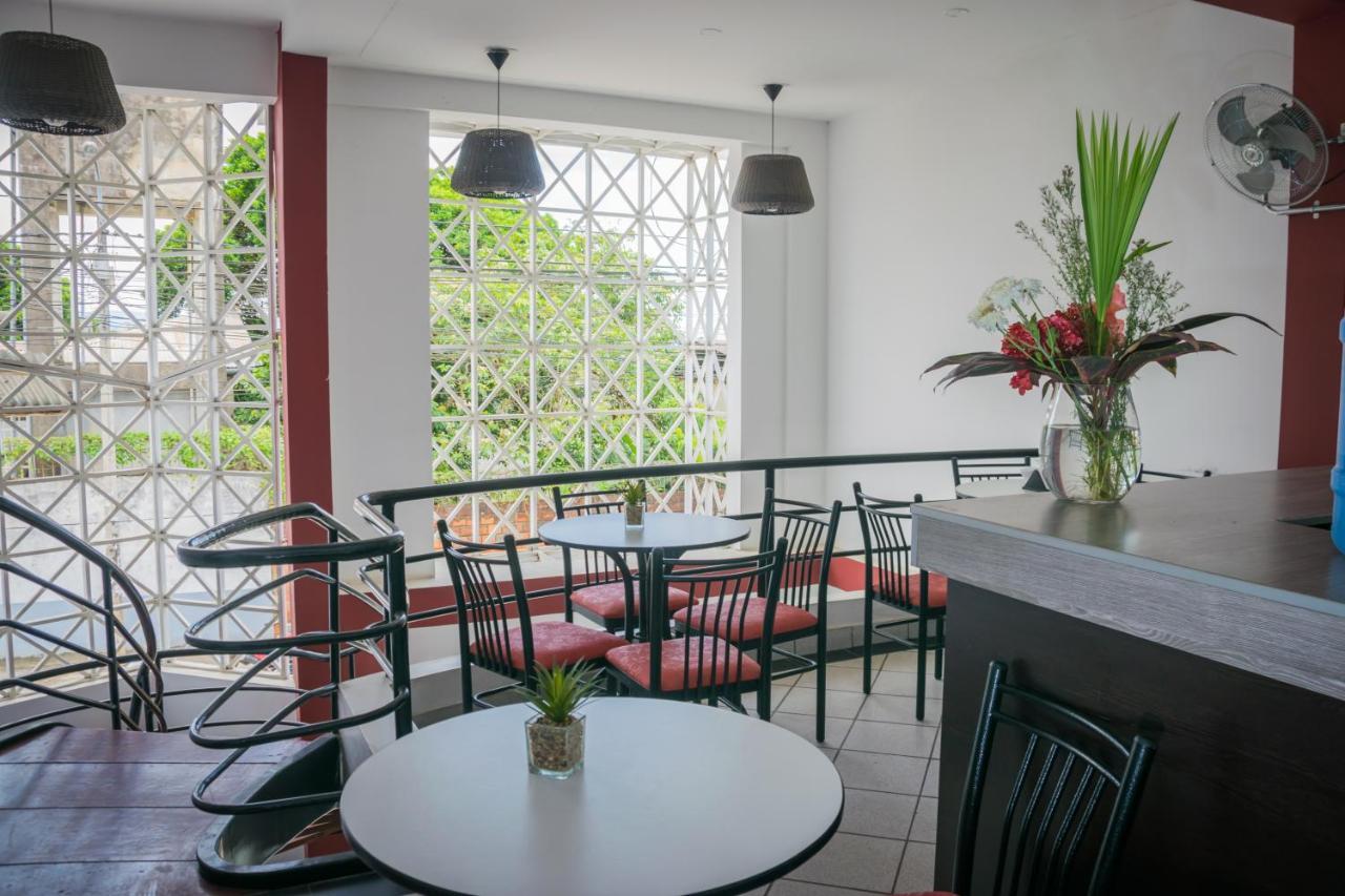 Hostal "Centrika" Tarapoto Exteriér fotografie